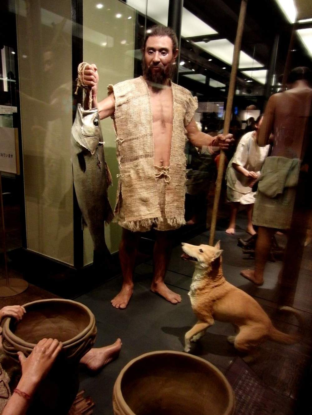 縄文人と縄文犬の復元模型（国立科学博物館の展示）